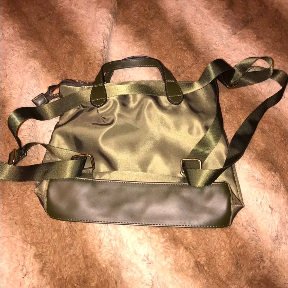 A new day lady’s purse/handbags